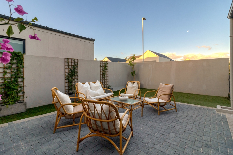 3 Bedroom Property for Sale in Aan de Wijnlanden Western Cape